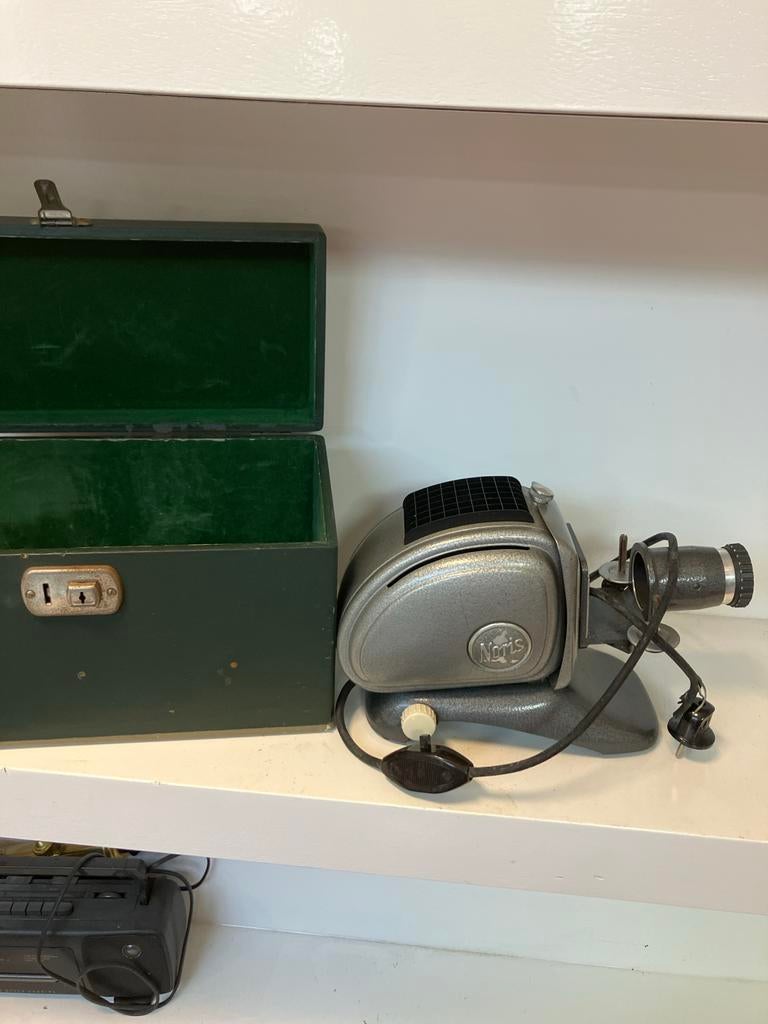 Vintage Noris Dia Projector met Koffer -, Audio, Tv en Foto, Diaprojectors, Ophalen of Verzenden, Gebruikt
