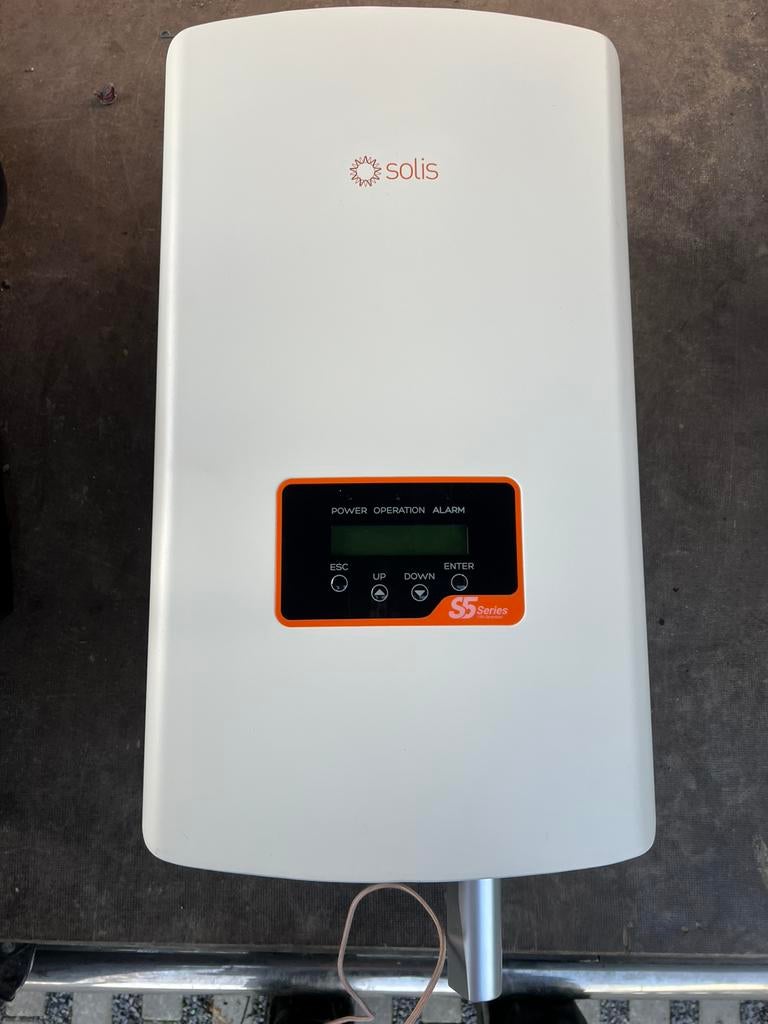 Te koop: Solis S5 zonnepanelen omvormer, Doe-het-zelf en Verbouw, Overige Doe-het-zelf en Verbouw, Ophalen, Gebruikt