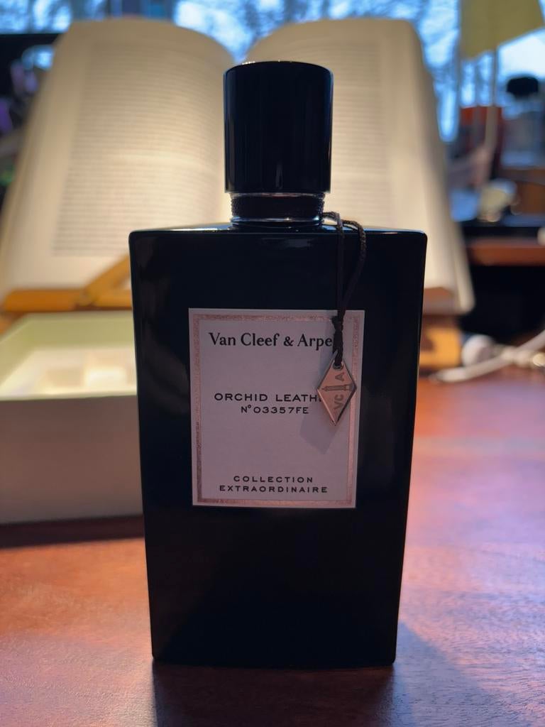 Orchid Leather Van Cleef & Arpels, Verzenden, Zo goed als nieuw