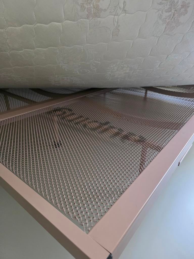 Bed met spiraalbodem, Ophalen, Zo goed als nieuw, Eenpersoons