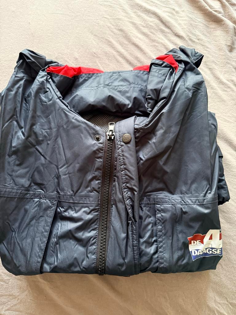 Originele 4Daagse regenjas - Nieuw en ongedragen, Ophalen of Verzenden, Nieuw, Zwart