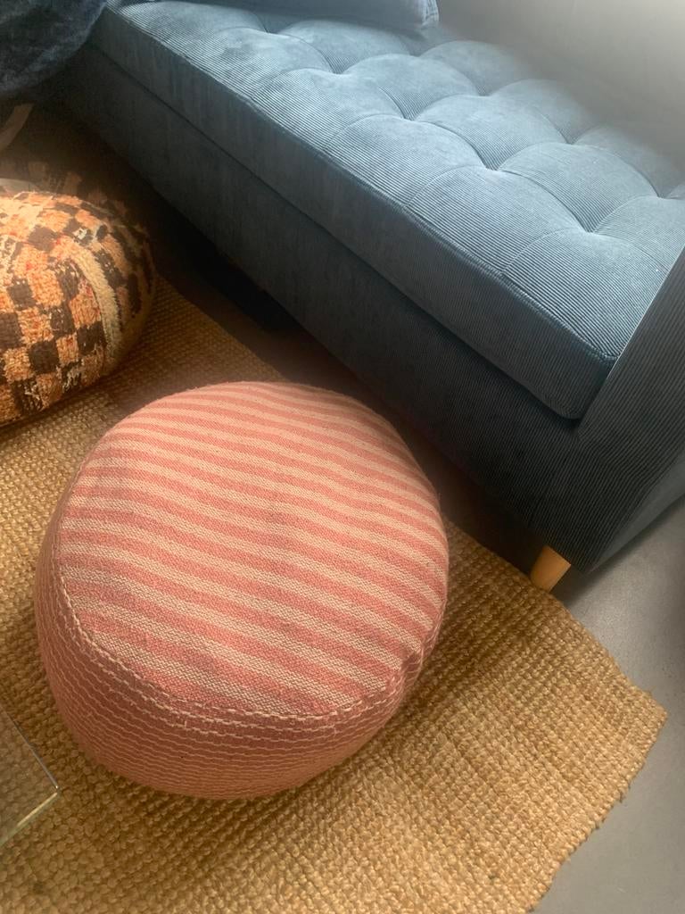 Oud roze poef, Ophalen, Zo goed als nieuw, Rond, Minder dan 50 cm