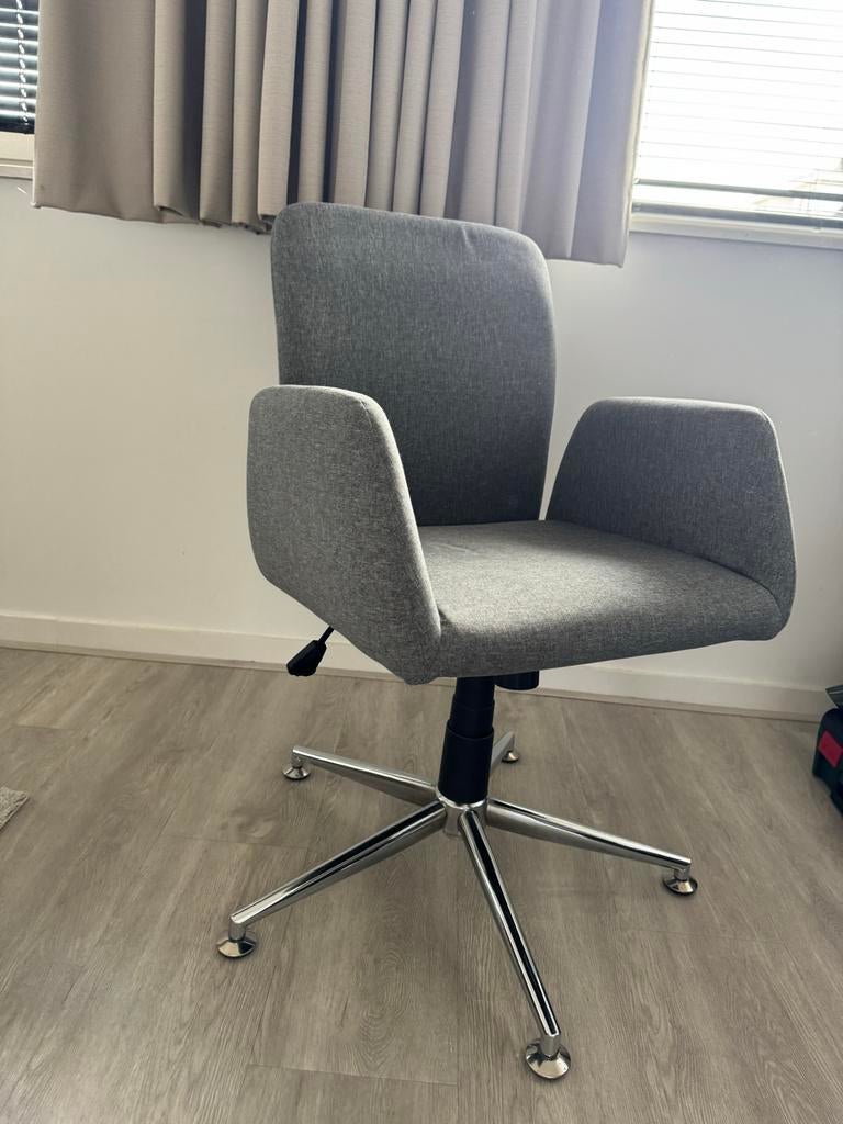 Mooie verstelbare lichtgrijze bureaustoel, Ophalen, Gebruikt, Grijs, Bureaustoel