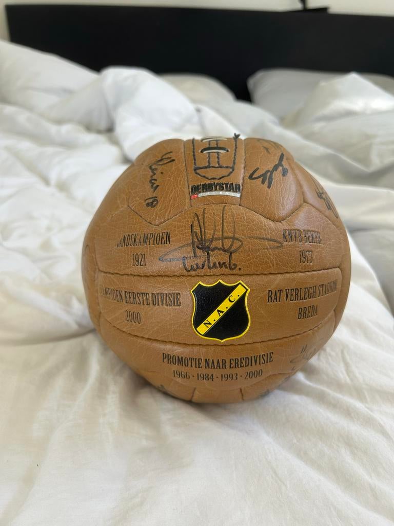 NAC Breda voetbal met handtekeningen, Verzamelen, Sportartikelen en Voetbal, Zo goed als nieuw, Overige typen, NAC Breda, Ophalen of Verzenden