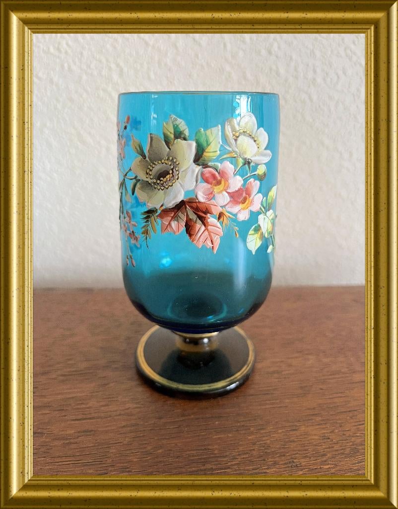 Antiek blauw glas met geëmailleerde bloemen, Ophalen of Verzenden
