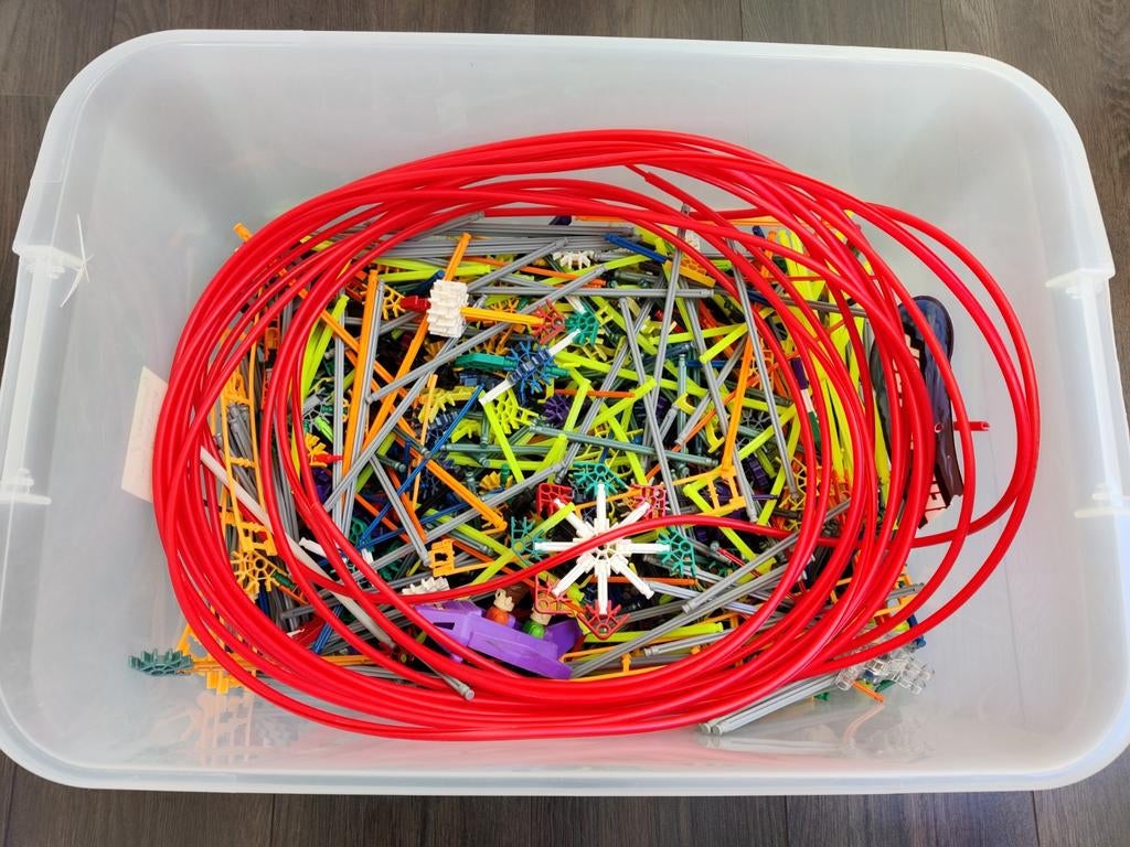 Grote bak K'nex met o.a. grote achtbaan, Ophalen, Gebruikt, Jongen of Meisje