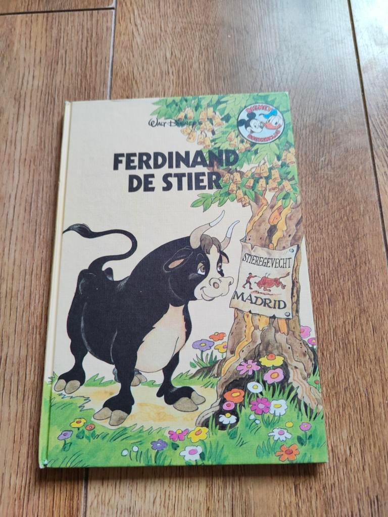 Walt Disney's boekenclub Ferdinand de Stier, Ophalen of Verzenden, Zo goed als nieuw, Sprookjes