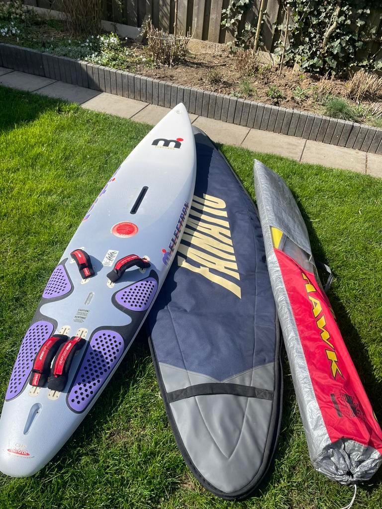 Mistral Electron, Watersport en Boten, Windsurfen, Zo goed als nieuw, Plank, 250 tot 300 cm, Met vin(nen), Ophalen