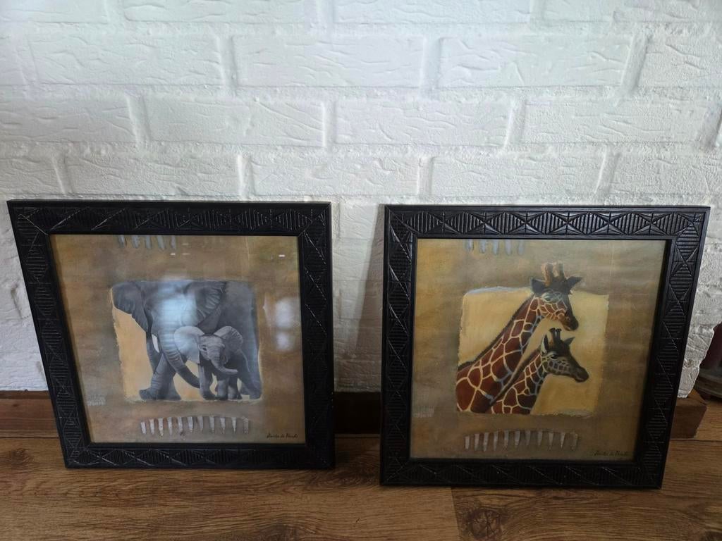 2 schilderijen : olifant en giraffe, Minder dan 50 cm, Ophalen of Verzenden, Zo goed als nieuw, Minder dan 50 cm