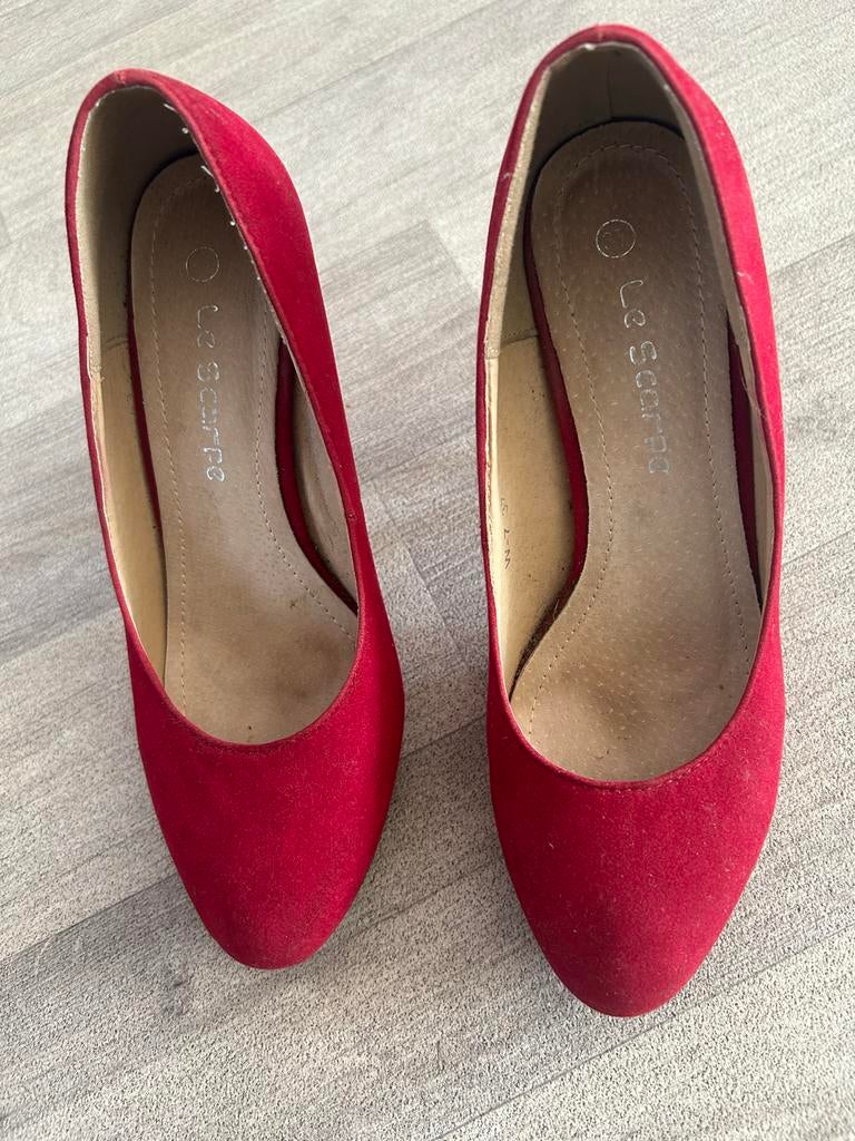 Rode dames pumps - Maat 37 & 38, Ophalen, Gedragen, Rood, Pumps