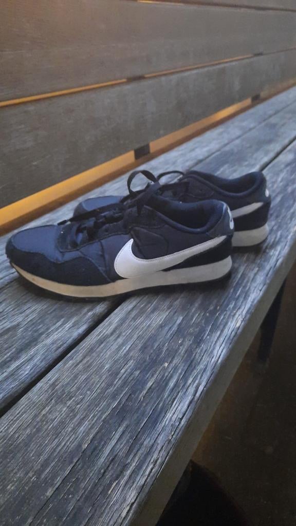 Nikes, zwart-wit, maat 40, Kleding | Dames, Schoenen, Ophalen of Verzenden, Zo goed als nieuw, Zwart, Sneakers of Gympen