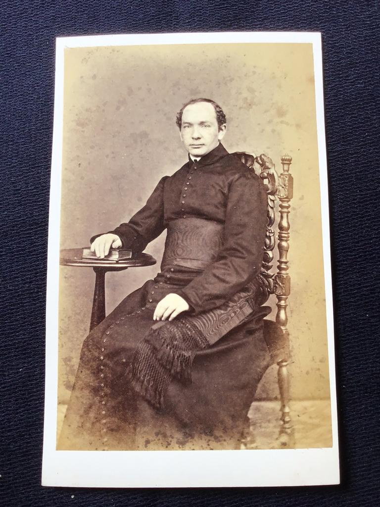 CDV, Geestelijke Pater, W. TINKER, HAARLEM, Carte de Visite, Ophalen of Verzenden, Voor 1940, Gebruikt, Foto