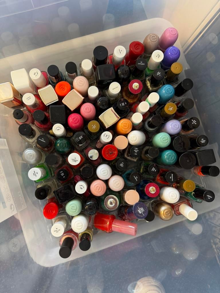 99 Potjes Nagellak Merken Nieuw Gebruikt Cosmetica, Ophalen of Verzenden, Zo goed als nieuw, Overige kleuren, Handen en Nagels