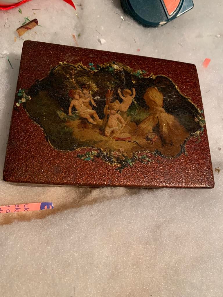 Antiek Engels Naaidoosje/Snuffdoosje met Cherubijntjes, Ophalen of Verzenden