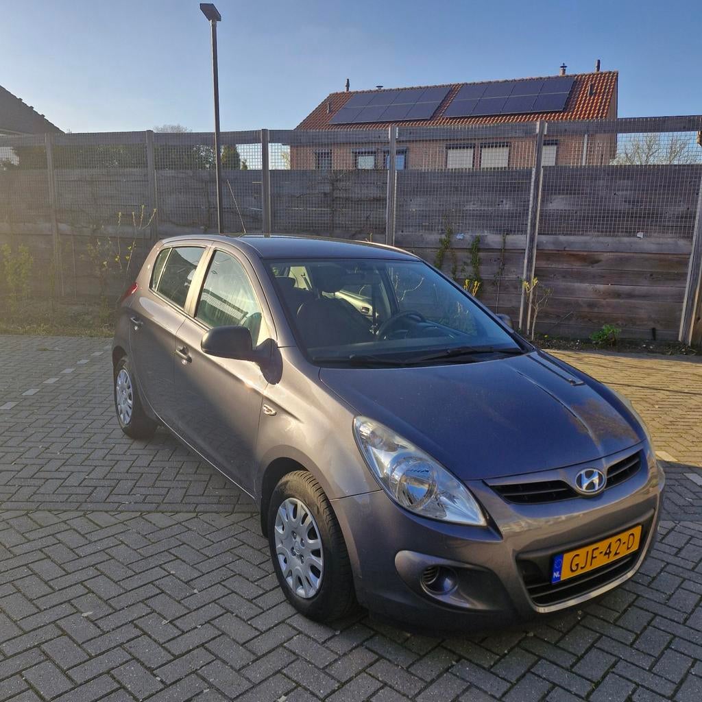 Hyundai i20 1.4 5-DRS AUT 2012 Grijs, Auto's, Euro 5, Zwart, 4 cilinders, 1396 cc
