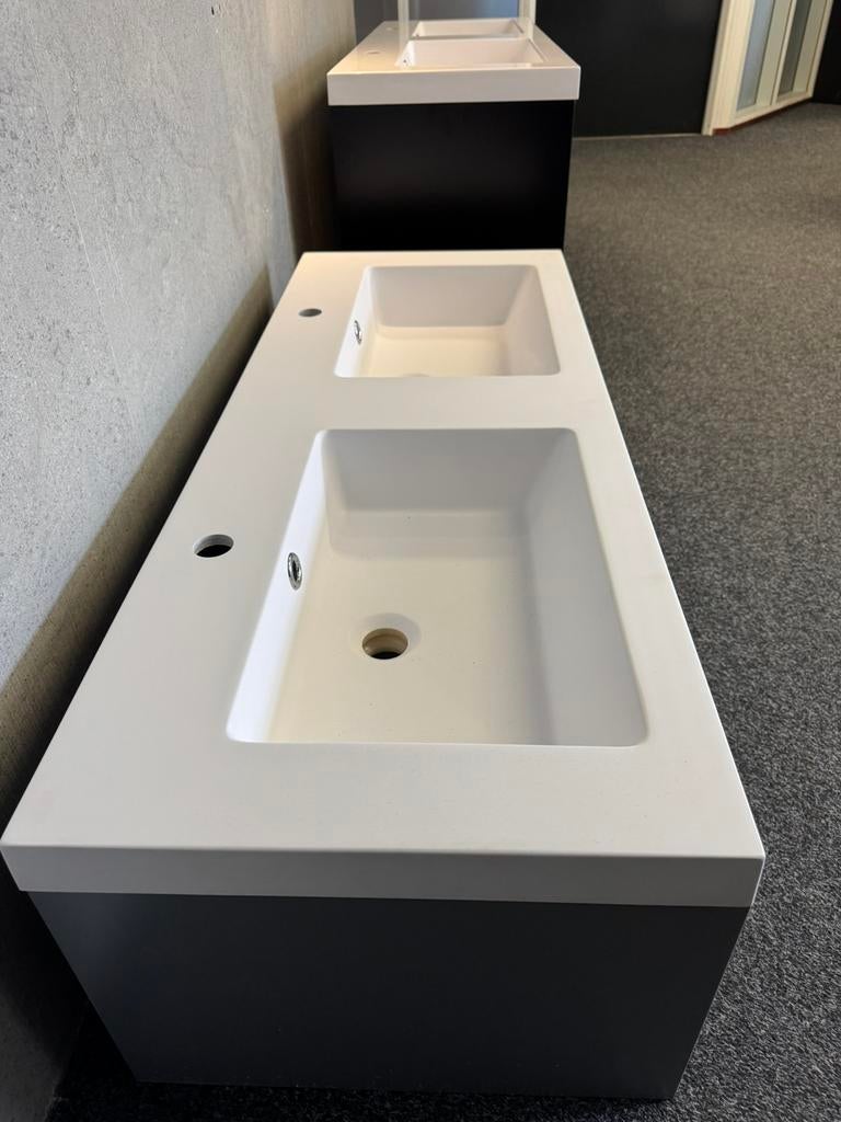 Badmeubel 120 cm mat taupe van €1695 nu voor €650 NIEUW!, Huis en Inrichting, Badkamer | Badkamermeubels, 100 tot 150 cm, Nieuw