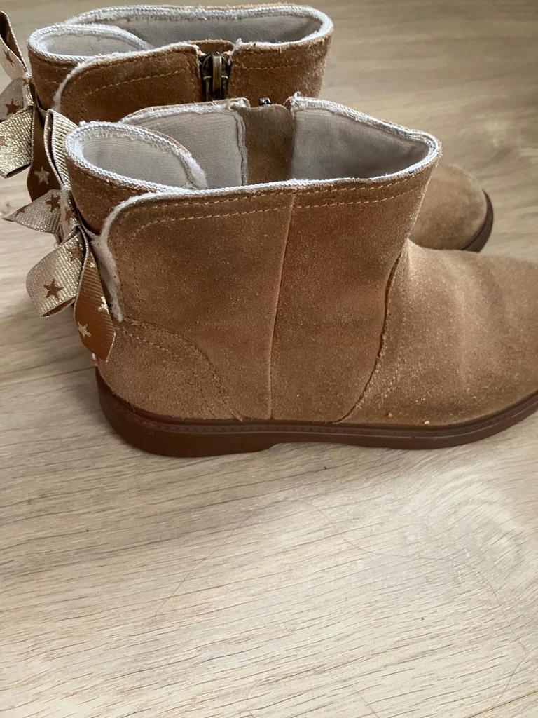 Schattige Uggs laarsjes maat 35, Kleding | Dames, Schoenen, Ophalen, Gedragen, Bruin, Lage of Enkellaarzen