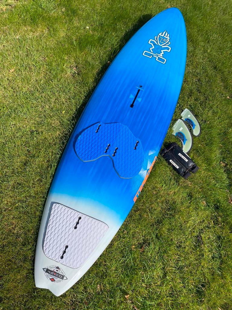 Starboard Nuevo 101 L carbon wave edition, Ophalen of Verzenden, Zo goed als nieuw, Plank, Minder dan 5 m²