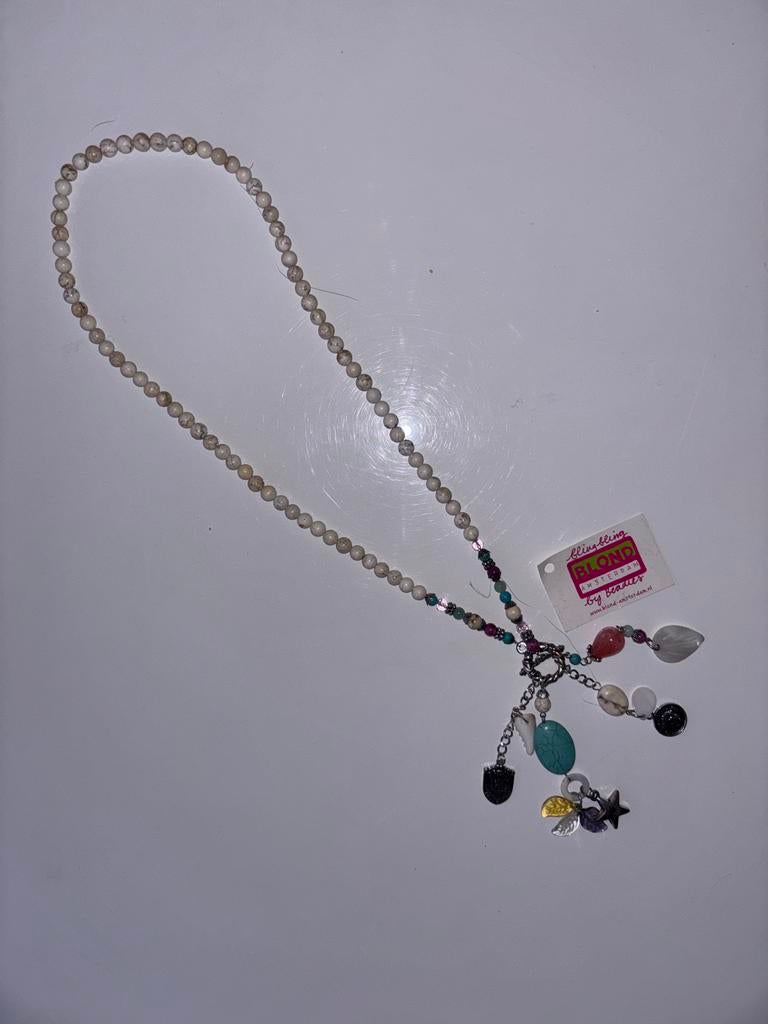 Ketting Blond-Amsterdam met bedels, Gebruikt, Overige kleuren, Ophalen of Verzenden, Overige materialen