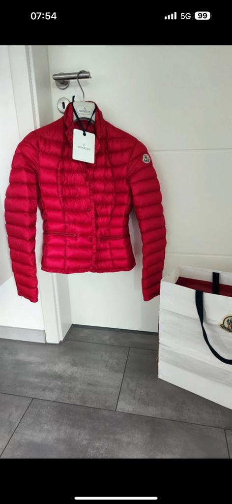 Moncler Liza Giubbotto donsjas - Zo goed als nieuw, Ophalen of Verzenden, Zo goed als nieuw, Maat 36 (S), Rood