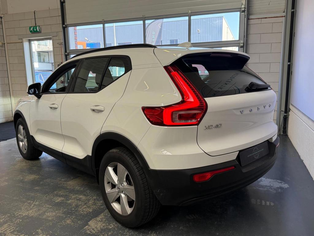 Volvo XC40 ! Paas Actie € 26.999,- ! T2 Momentum Core Auto, Lichtsensor, 129 pk, Wit, Origineel Nederlands