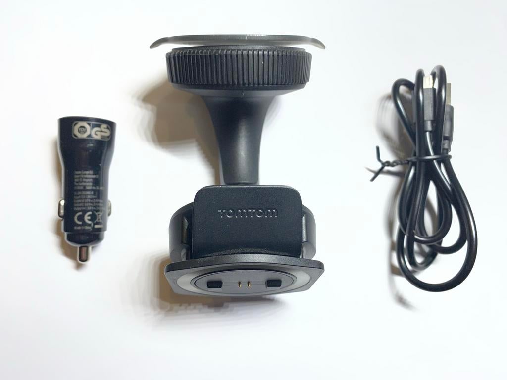 TomTom Rider Autohouder met 12V-5V laadplug en USB kabel, Motoren, Ophalen of Verzenden, Zo goed als nieuw