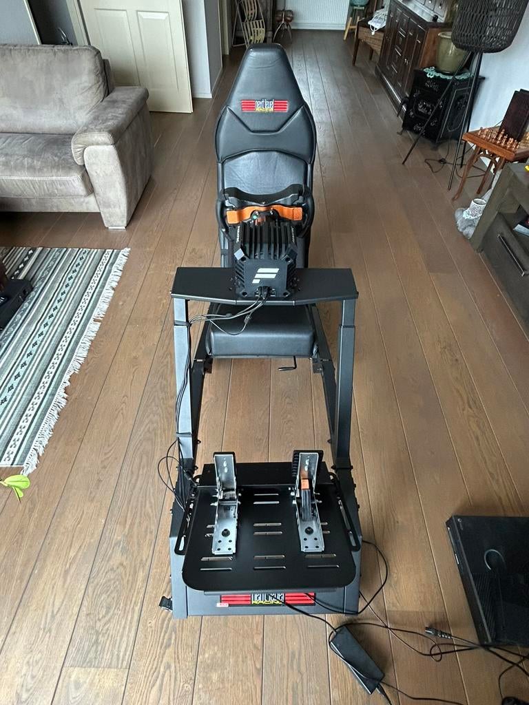 Race simulator Fanatec met next level racing stoel, Spelcomputers en Games, Games | Overige, Zo goed als nieuw, Racen en Vliegen
