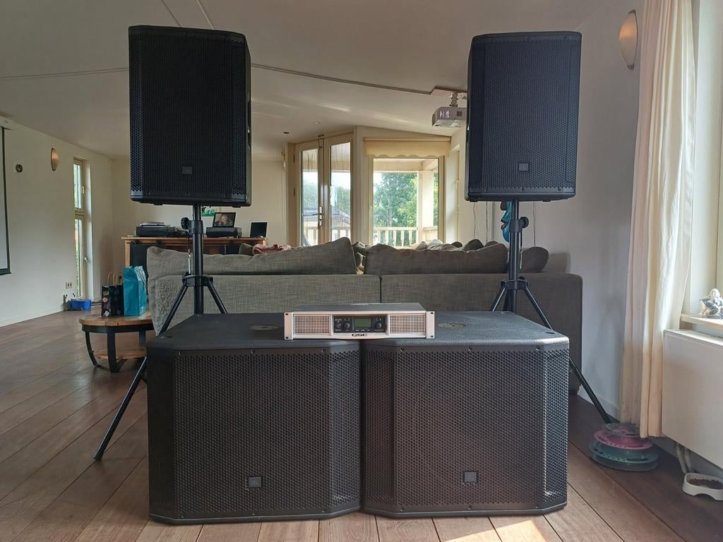 JBL Professionele speakerset met QSC Versterker, Audio, Tv en Foto, Luidsprekers, Zo goed als nieuw, Overige typen, 120 watt of meer