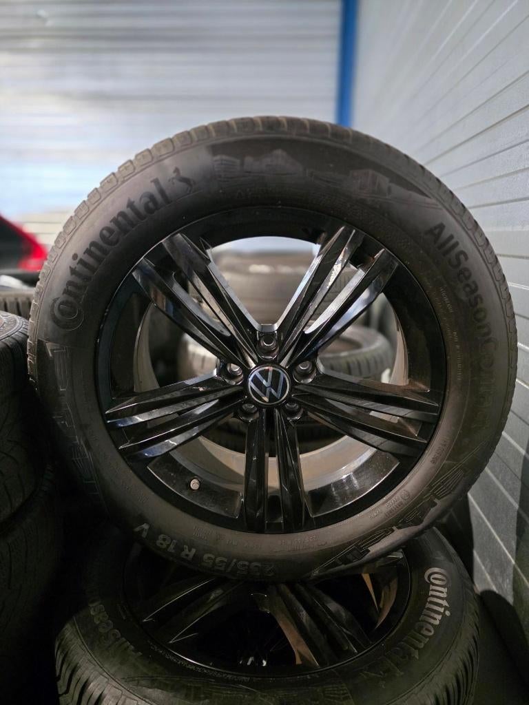Originele set 18" Volkswagen LM velgen met All Season banden, Ophalen, 18 inch, Gebruikt, Banden en Velgen