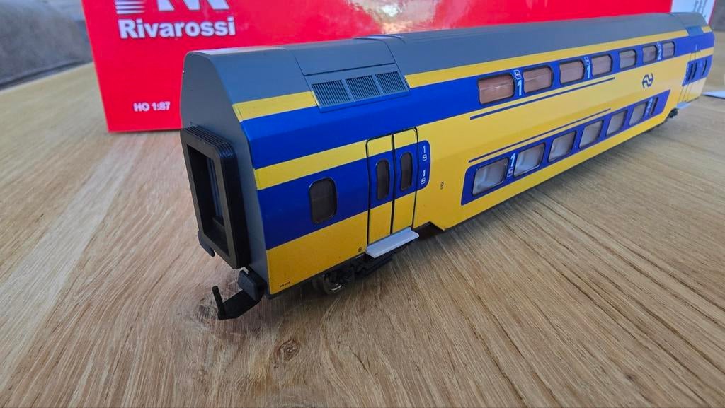 Rivarossi IRM/VIRM tussenrijtuig HR4042
Zgan, Hobby en Vrije tijd, Modeltreinen | H0, Overige merken, Gelijkstroom, Wagon, Ophalen of Verzenden