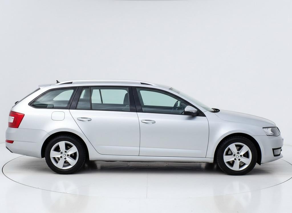 Skoda Octavia Combi 1.6 TDI Greenline Businessline|Trekhaak, Voorwielaandrijving, Euro 5, Stof, Gebruikt