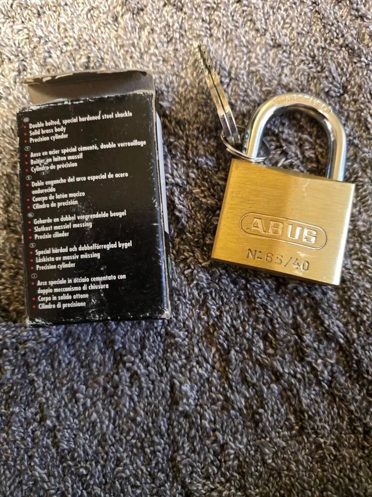 Slot met sleutels merk abus korte beugel, Ophalen of Verzenden, Gebruikt, Merk