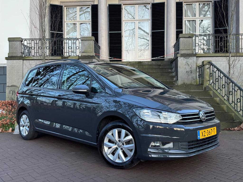 Volkswagen Touran 1.5 TSI Comfortline Dsg Navi Camera Climat, Auto's, Volkswagen, Euro 6, 4 cilinders, 150 pk, Origineel Nederlands