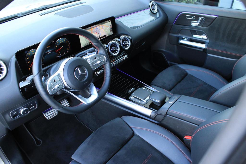 Mercedes-Benz GLA-Klasse 180 AMG Pano | Keyless | Concaver V, Gebruikt, 4 cilinders, Origineel Nederlands, SUV of Terreinwagen