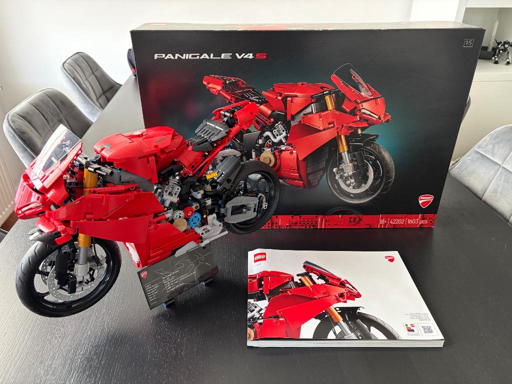 LEGO Technic Ducati Panigale V4 S, Ophalen, Zo goed als nieuw, Complete set, Lego