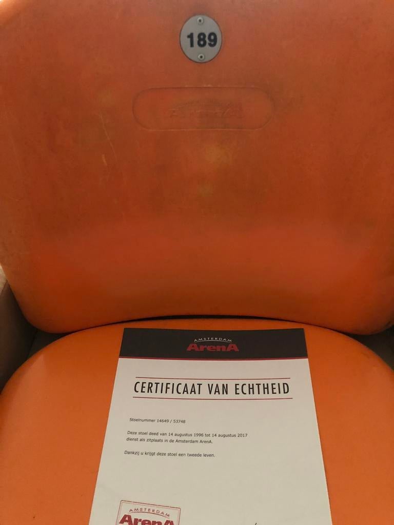 ArenA stoel met certificaat, Ophalen of Verzenden, Zo goed als nieuw, Buitenlandse clubs, Shirt