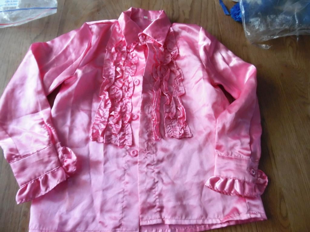 carnavals kleding roze bloes met roezels maat 128 Elvis look, Ophalen of Verzenden, Zo goed als nieuw, 122 t/m 128, Jongen of Meisje