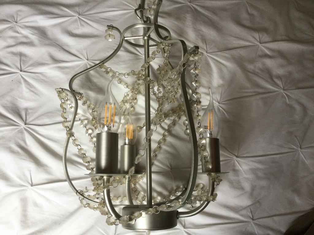 Kleine kroonluchter met nieuwe lampen, Ophalen, Zo goed als nieuw