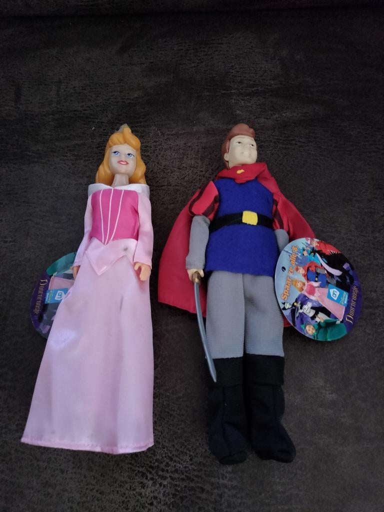 2 popjes ter grootte van de barbies, Kinderen en Baby's, Speelgoed | Poppen, Ophalen of Verzenden, Nieuw, Barbie