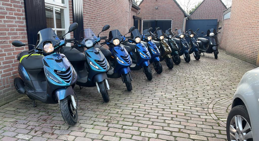 Piaggio zip, Fietsen en Brommers, Ophalen, Zo goed als nieuw, Zip