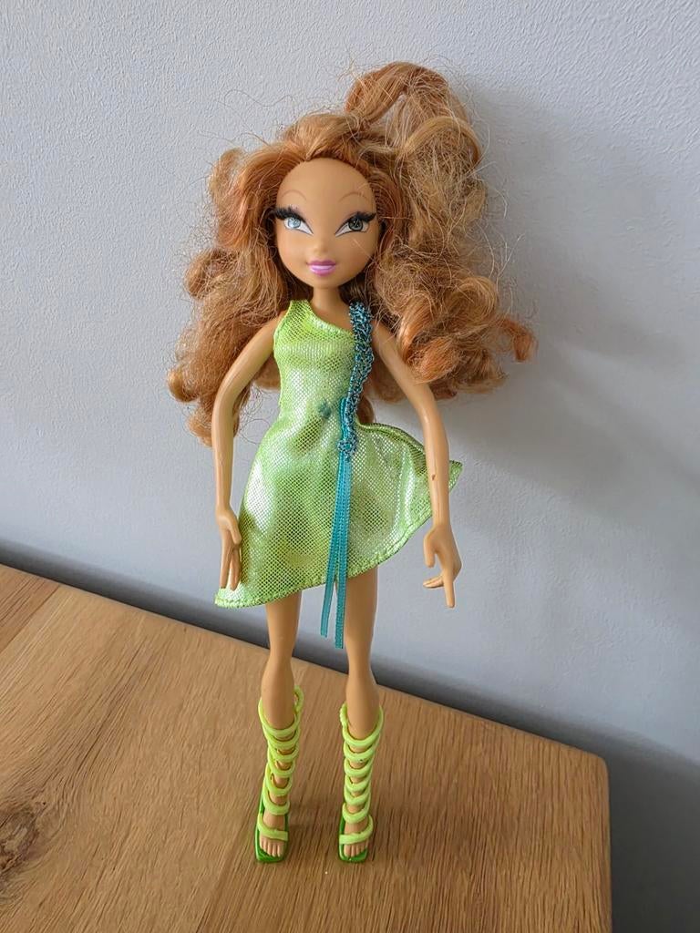 Winx Club singsational flora doll 2005, Ophalen of Verzenden, Gebruikt, Pop
