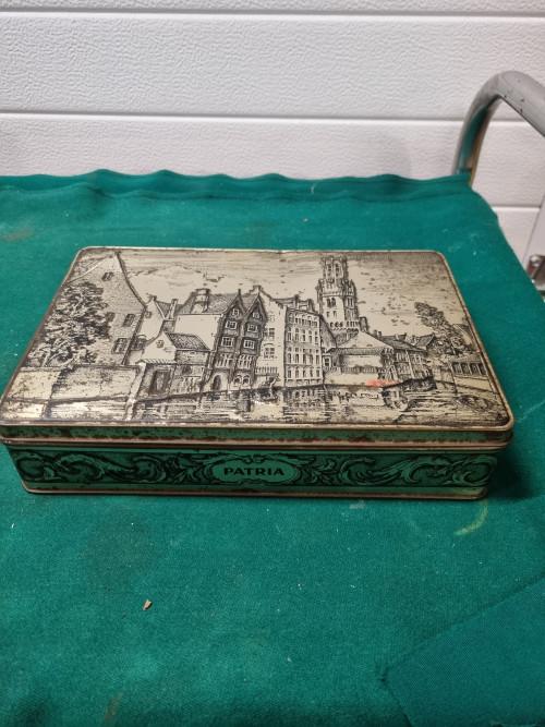 blik patria met gebouwen oud blik, Ophalen of Verzenden