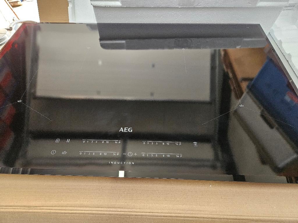 Inductie kookplaat AEG IAE84411FB z.g.a.n., Witgoed en Apparatuur, Kookplaten, Ophalen, 4 kookzones, Zo goed als nieuw, Energieklasse A of zuiniger