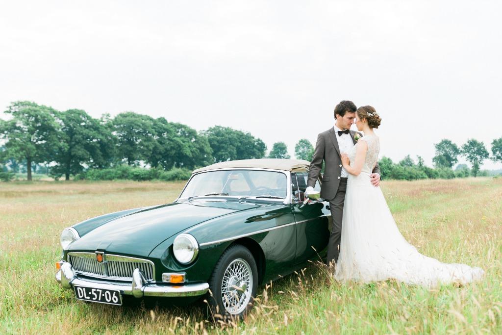 Trouwauto huren MGB 1963 zelf rijden, Trouwauto