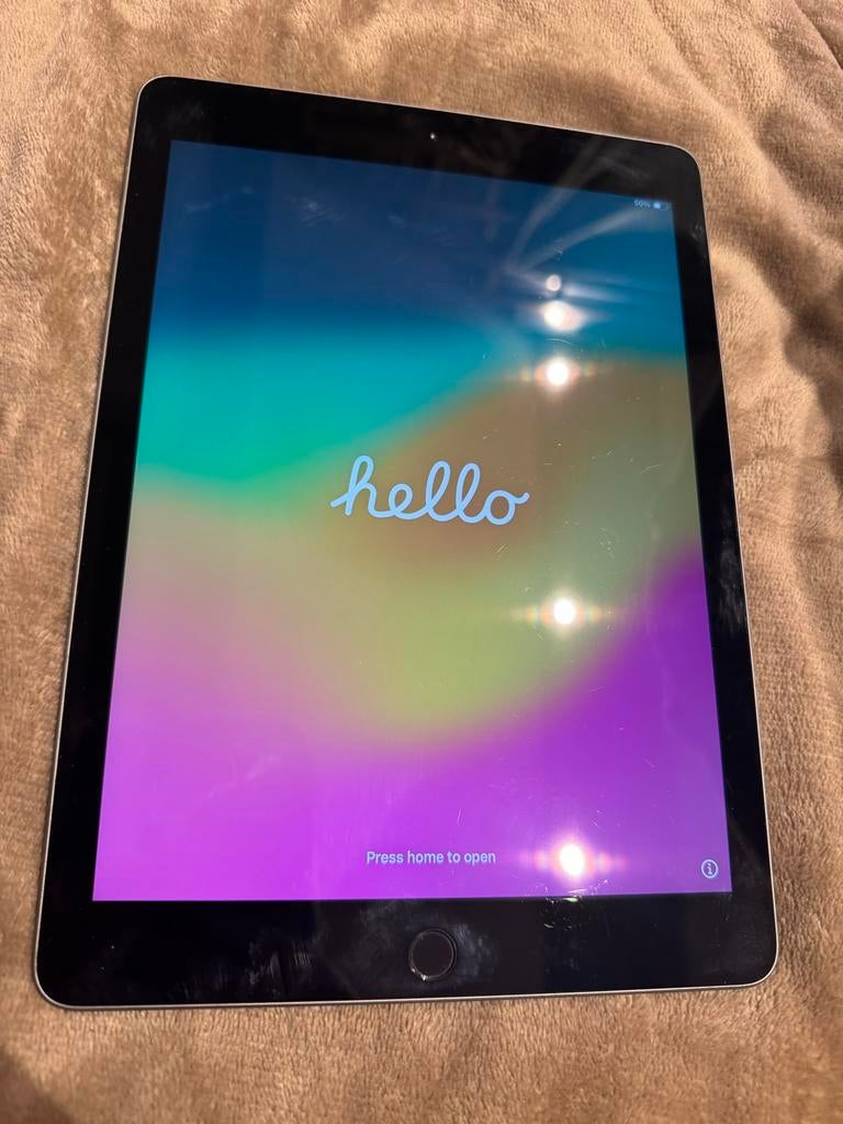 Apple iPad 6e Gen 128GB - Inclusief Oplader snoertje, Gebruikt, Apple iPad, 128 GB, Grijs