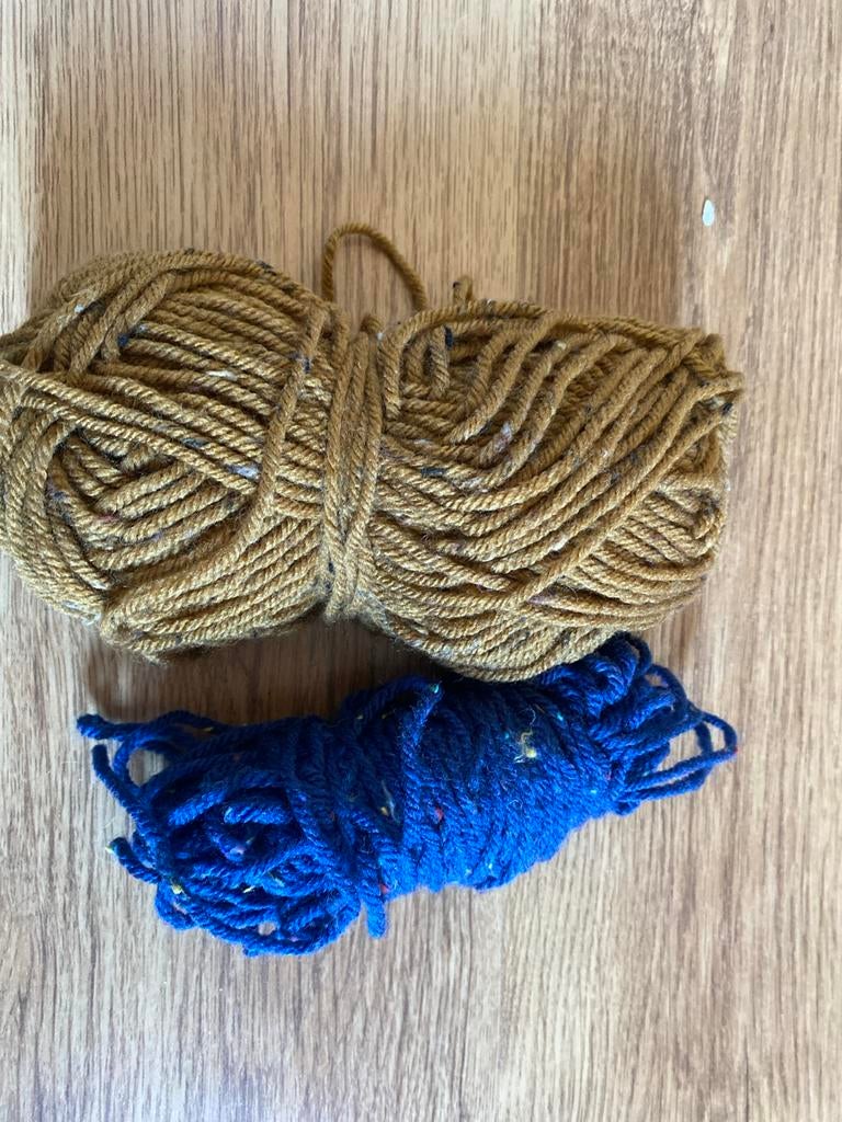 2 bollen Zeeman wol - bruin en blauw, Ophalen of Verzenden, Zo goed als nieuw, Breien of Haken, Wol of Garen