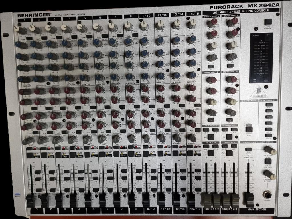 Te koop: Behringer EURORACK MX2642A professionele analoge me, Muziek en Instrumenten, Mengpanelen, Ophalen of Verzenden, Gebruikt