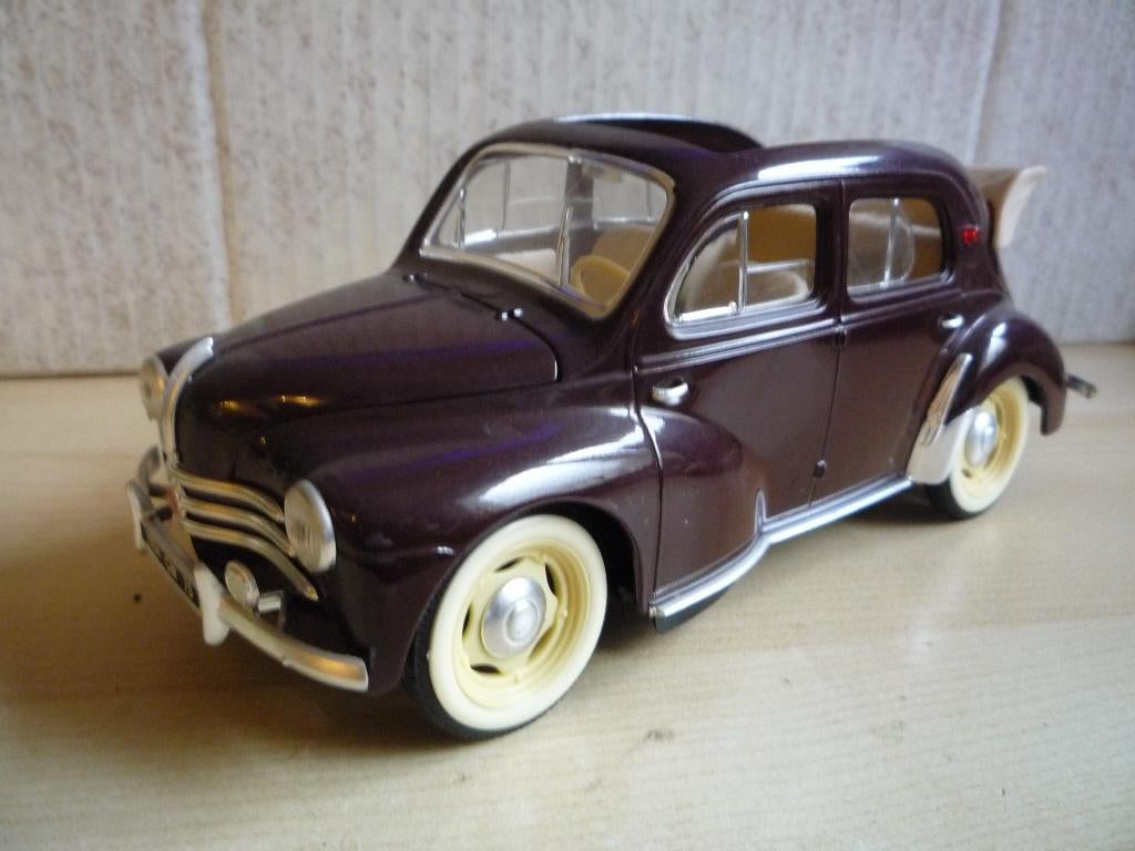 Renault 4 CV Decouvrable Solido schaal 1:17, Hobby en Vrije tijd, Modelauto's | 1:18, Ophalen of Verzenden, Zo goed als nieuw