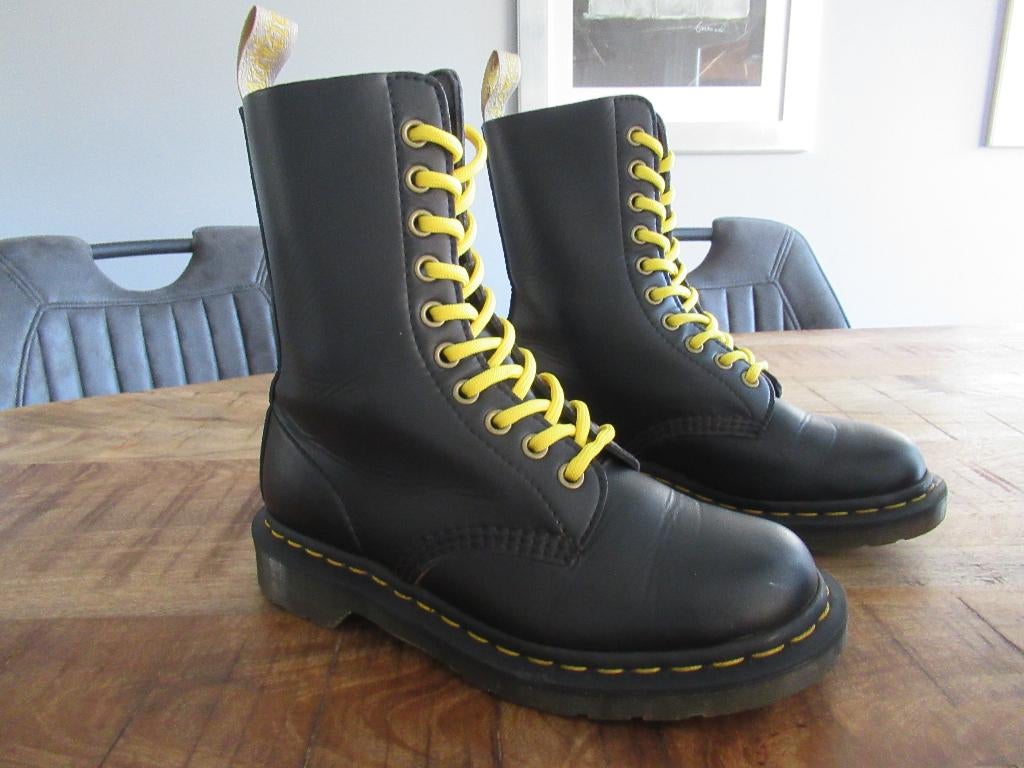 Dr Martens Vegan 1490 boots maat 37, Kleding | Dames, Schoenen, Zo goed als nieuw, Lage of Enkellaarzen, Zwart, Ophalen of Verzenden