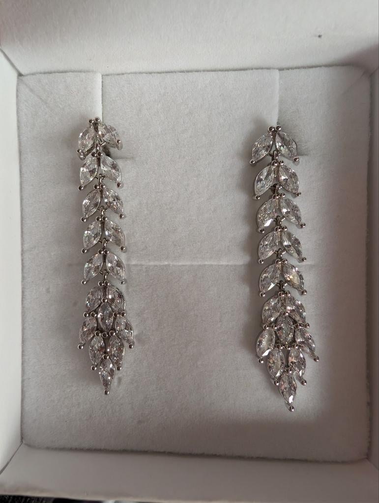 (Bruids) oorbellen DRKS nieuw, Hangers, Nieuw, Ophalen of Verzenden, Zilver